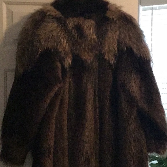 Fur coat - Picture 4 of 10